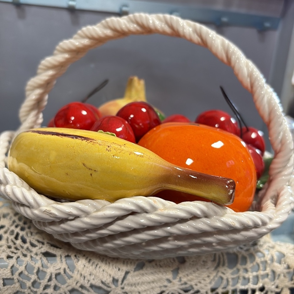 Vintage Ceramic Fruit Basket with Decorative Fruits Woven Made in Italy
R - Picture 3 of 4